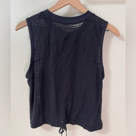 Lululemon Cinch Me Up Front Tank *Veil - Picture 5 of 8